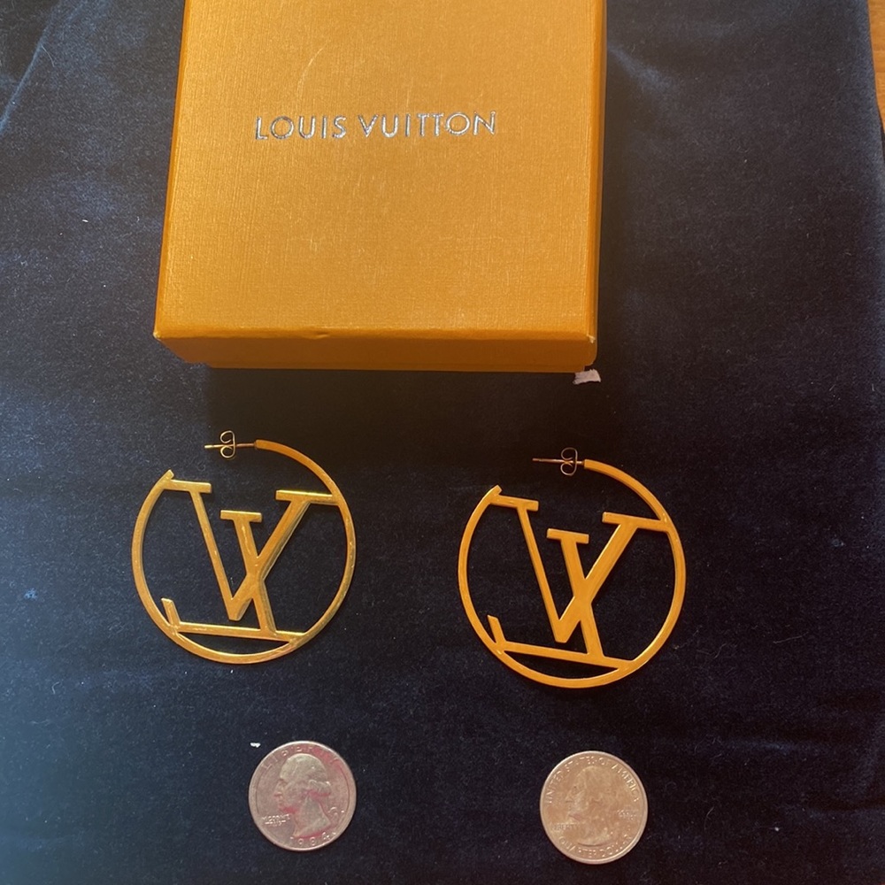 Louis Vuitton stud 14k gold stud earrings - Picture 3 of 3